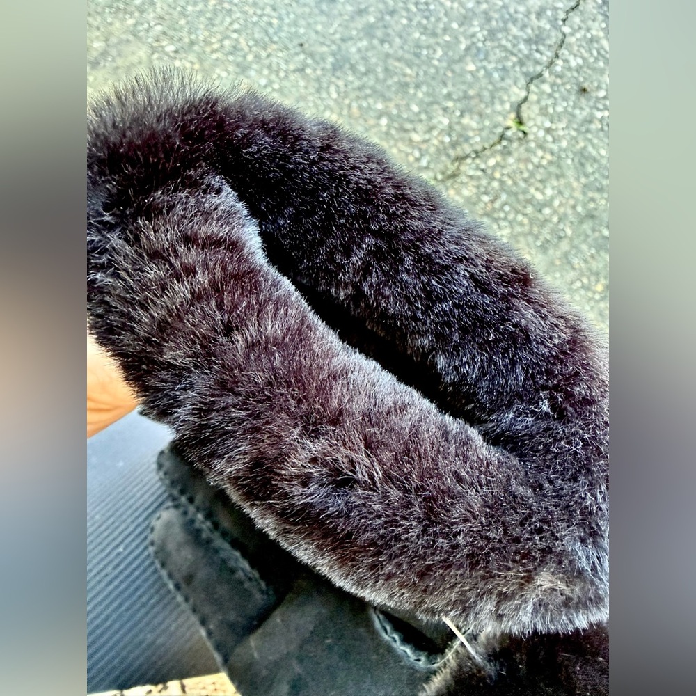 UGG Black Sheepskin Gloves black gloves net - Picture 6 of 8